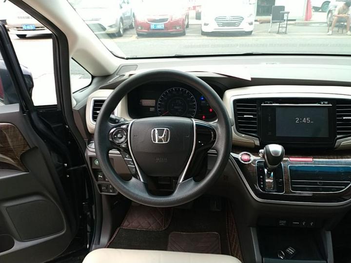 Odyssey 2015 Facelift 2.4L Luxury photo 6