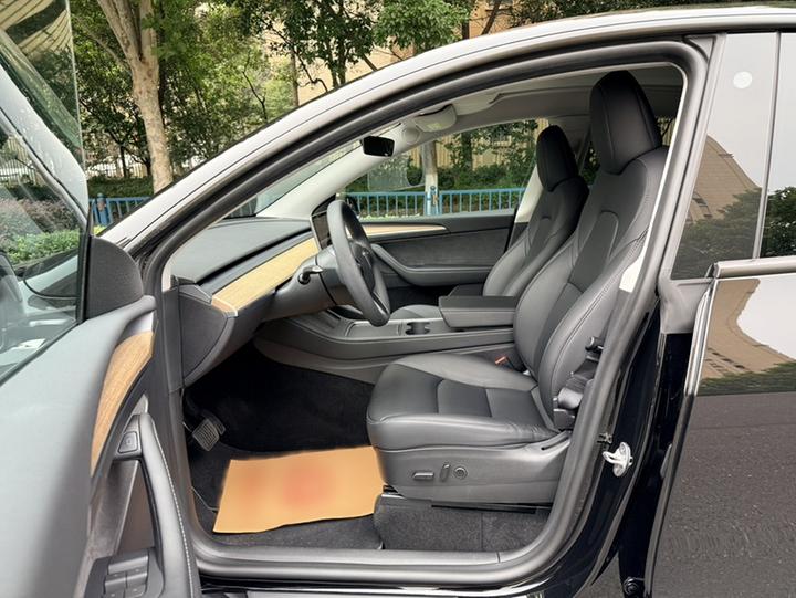 Model Y 2022 Facelift RWD photo 6