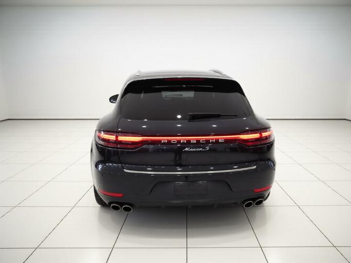 2018 Macan 2.0T photo 3