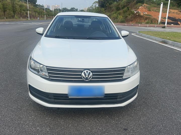 Lavida 2017 1.6L AT photo 3