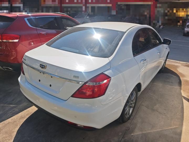 Emgrand 2017 Sedan 1.5L CVT photo 6