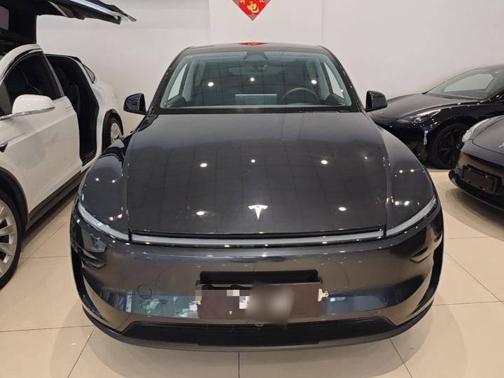 Model Y 2025 RWD photo 2