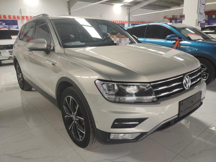 Tiguan L 2019 Facelift 330TSI AT RWD Luxury China VI photo 3
