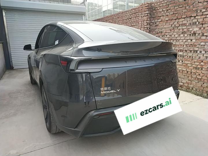 Model Y 2025 RWD photo 4