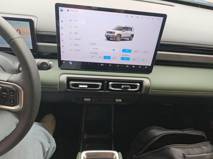 Plus 2025 Flagship 5-Seater photo 8