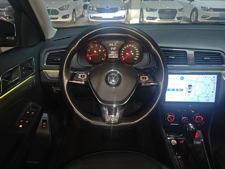 Lavida 2017 1.6L AT Comfort photo 5
