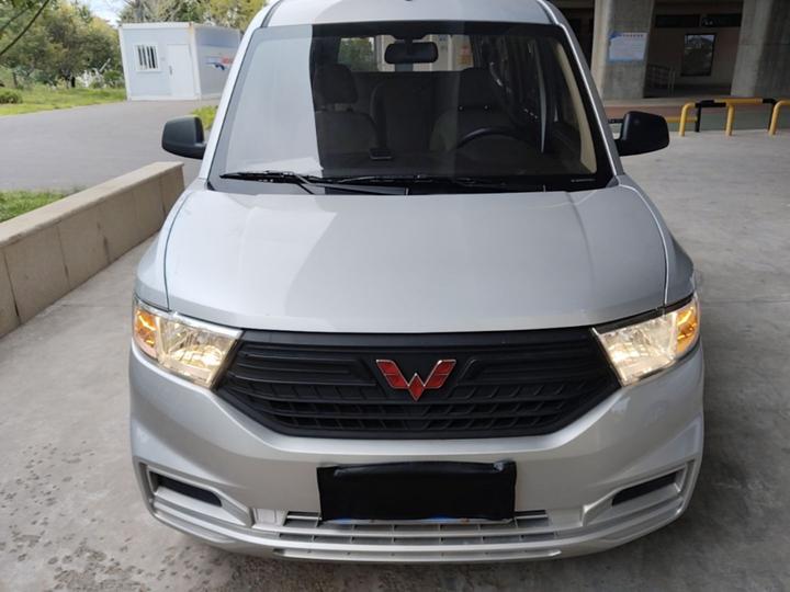 Wuling Hongguang V 2022 1.5L LAR photo 2