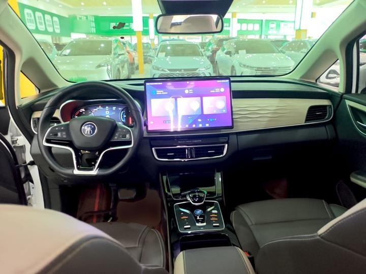 Song MAX EV 2022 DM-i 105KM Executive photo 5