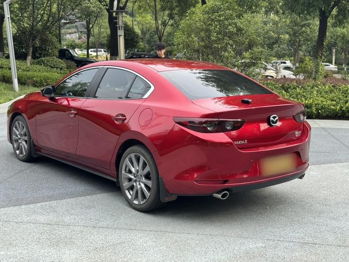 3 Axela 2020 2.0L AT photo 4