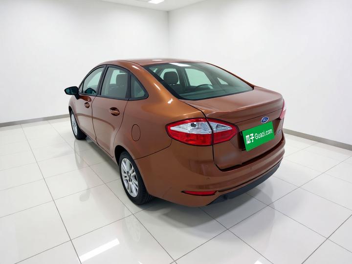 2013 Sedan 1.5L AT photo 4