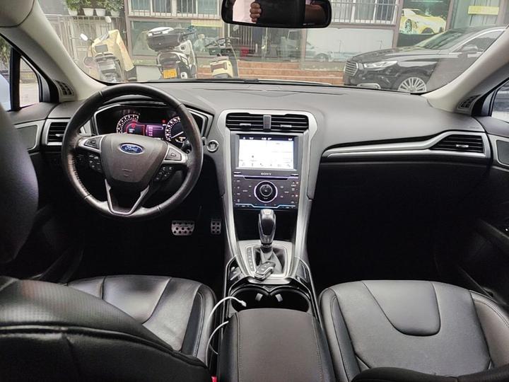 Mondeo 2013 2.0L GTDi240 Luxury Sport photo 5