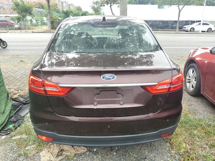 Escort 2019 Facelift 1.5L MT China VI photo 3