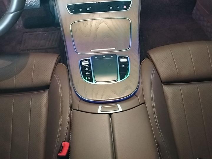E-Class 2022 E 260 L photo 5