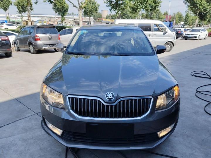 Octavia 2015 1.6L AT photo 2
