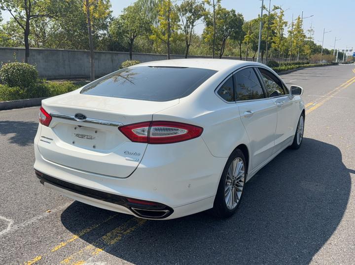 Mondeo 2013 2.0L GTDi240 Flagship photo 4
