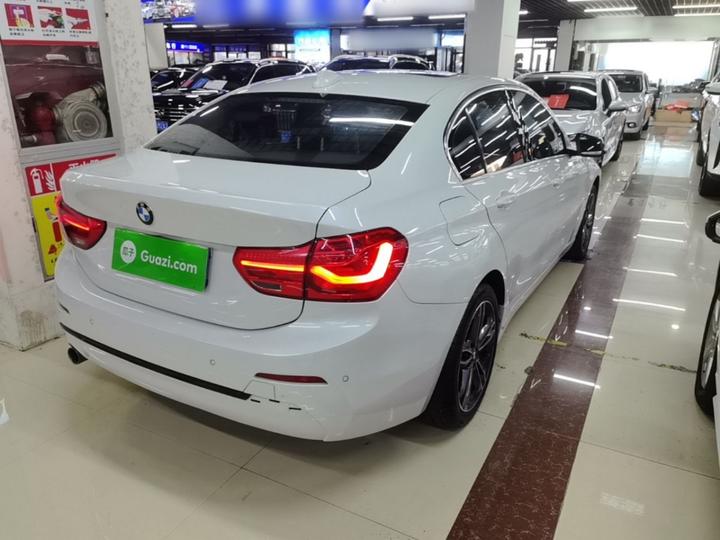 1 Series 2018 118i Sport photo 4