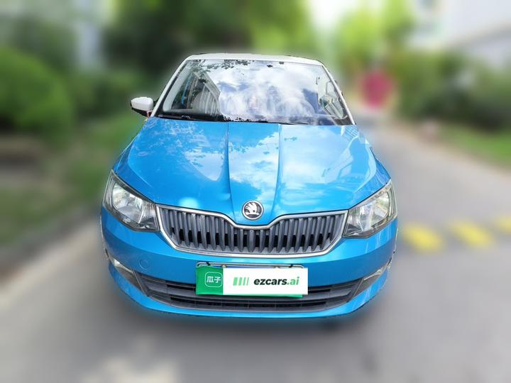 Fabia 2015 1.4L AT photo 2