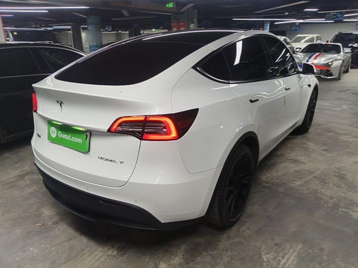 Model Y 2021 Long Range AWD photo 4