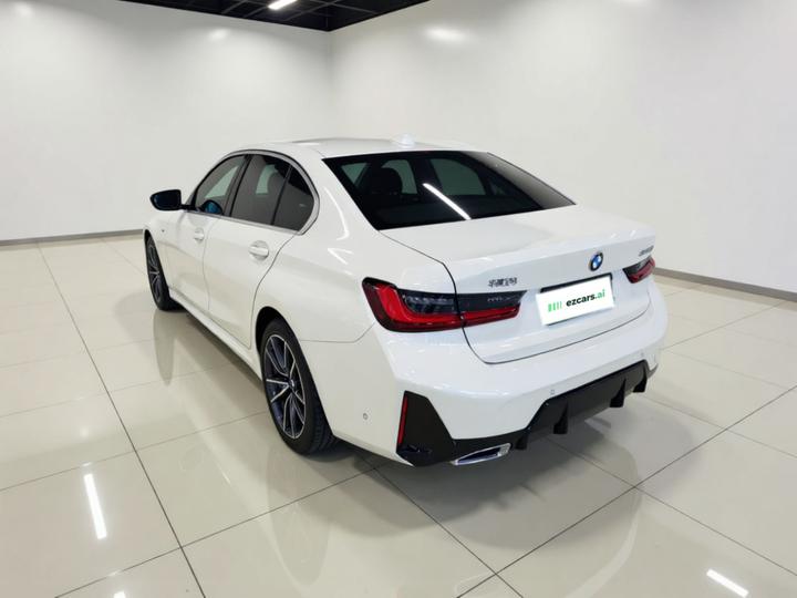 3 Series 2026 325Li M Sport Package photo 4