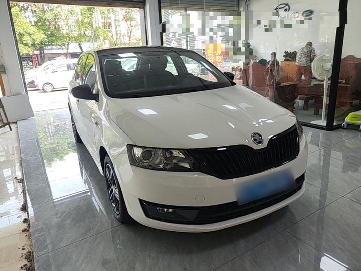 Rapid Spaceback 2016 Facelift 1.6L AT photo 3