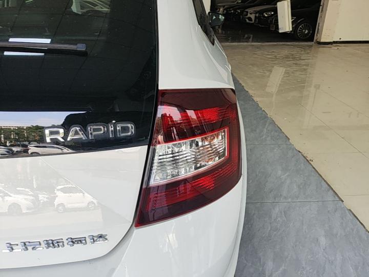 Rapid Spaceback 2016 Facelift 1.6L AT photo 7