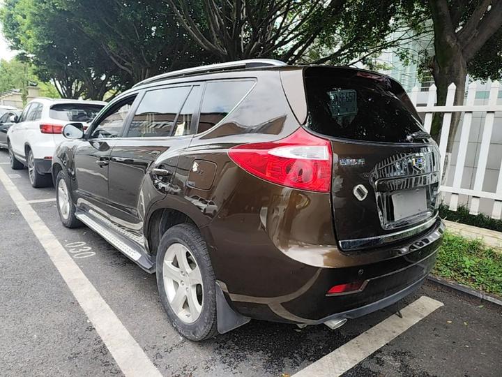 SUV 2014 2.4L AT RWD Exclusive photo 4