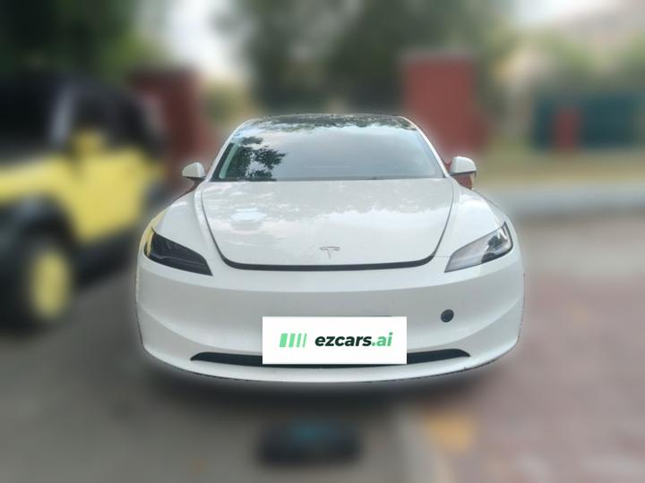Model 3 2023 RWD photo 2