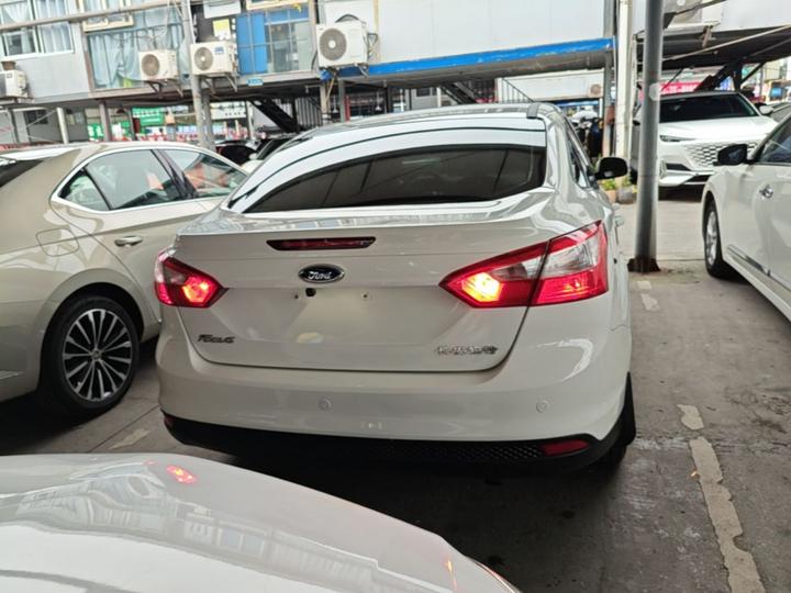 Focus 2012 Sedan 1.6L AT photo 3