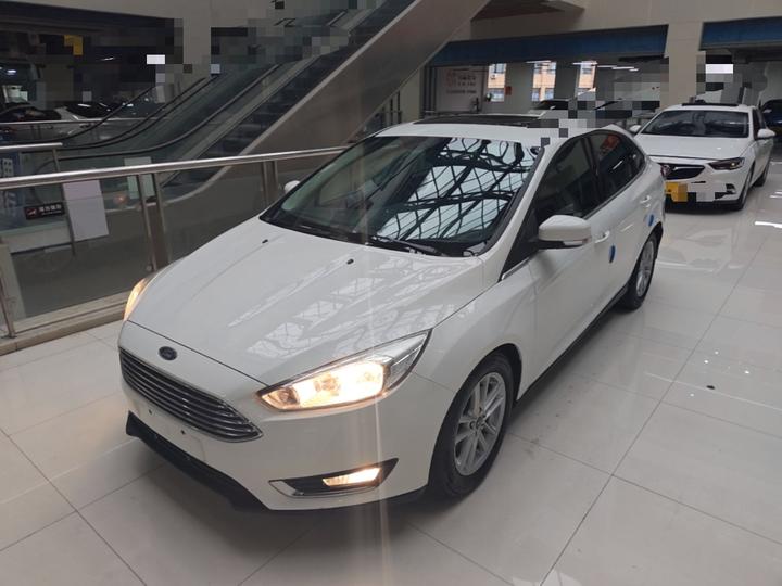 Focus 2017 Sedan EcoBoost 180 AT Elite