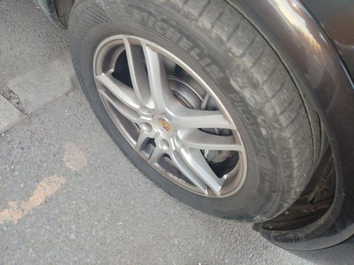 2016 Cayenne Platinum Edition 3.0T photo 8