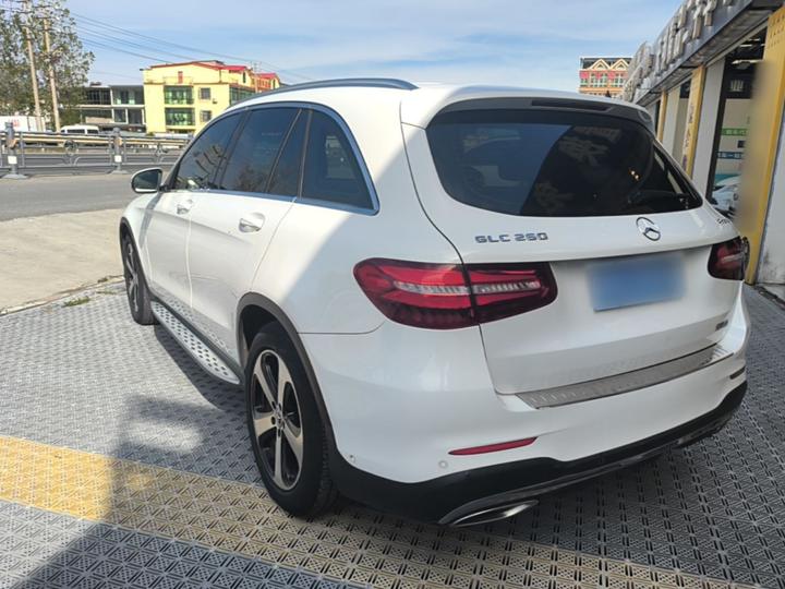 GLC 2018 Facelift GLC 260 4MATIC Luxury photo 4
