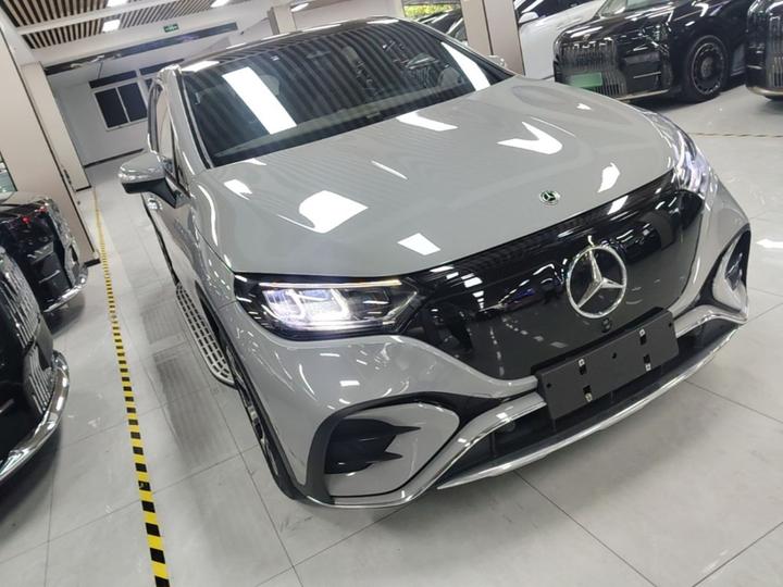 EQE SUV 2023 350 4MATIC photo 3