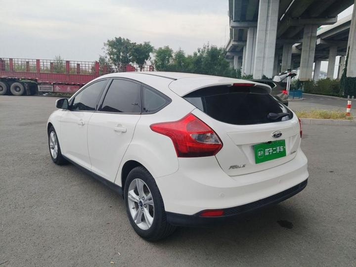 Focus 2012 Hatchback 1.6L AT photo 4