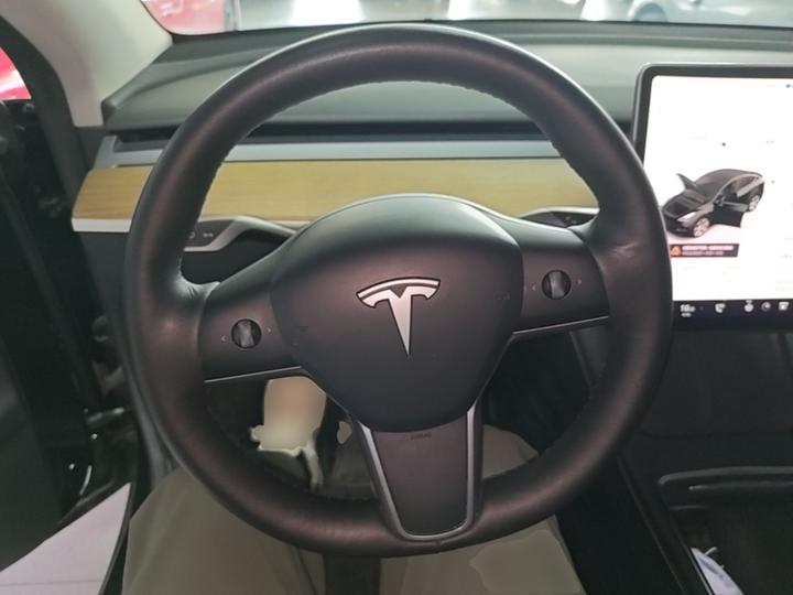 Model Y 2022 RWD photo 6