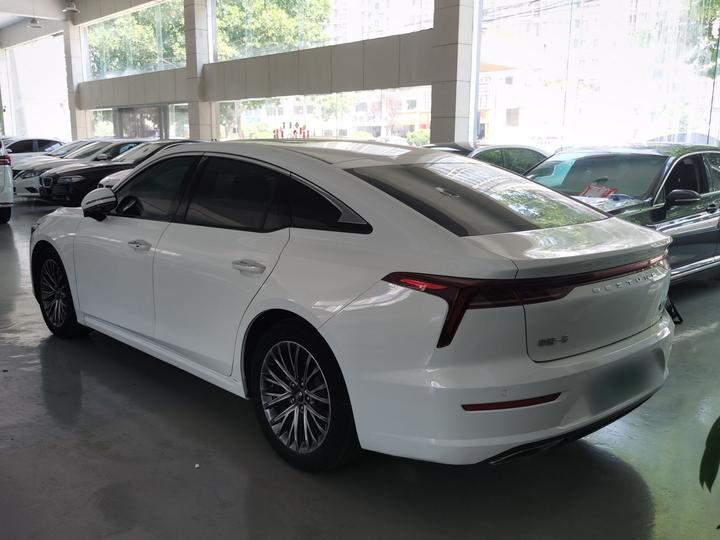 Bestune B70 2022 3rd Gen 1.5T AT Exclusive photo 4