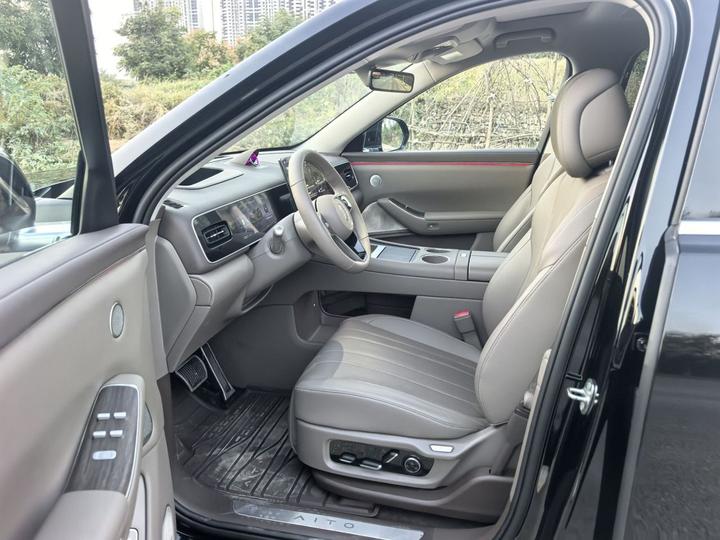 HIMA AITO M7 2026 EREV Ultra AWD 6-Seater 192-Line LiDAR photo 7