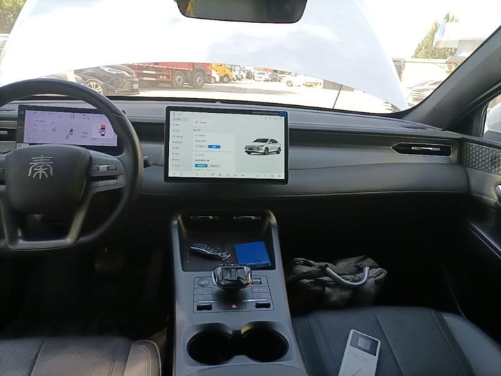 Qin PLUS 2025 DM-i ADAS 120KM photo 7