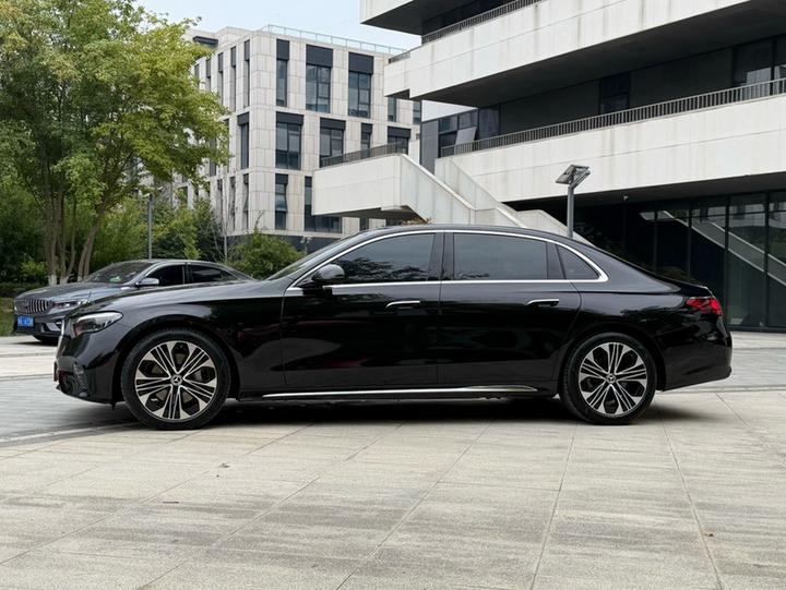 E-Class 2026 Facelift E 300 L Luxury Sport photo 4
