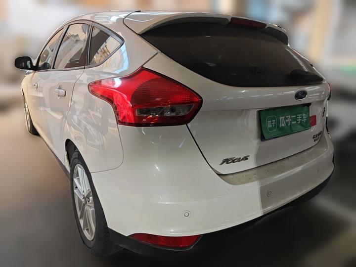 Focus 2015 Hatchback EcoBoost 125 AT photo 4