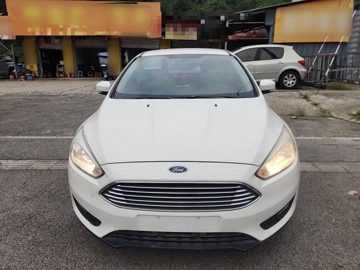 Focus 2017 Sedan 1.6L AT Comfort photo 2