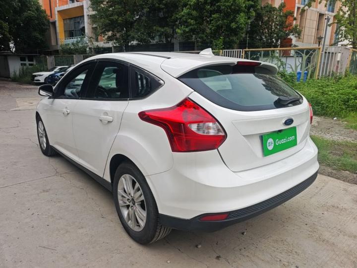 Focus 2012 Hatchback 1.6L MT Comfort photo 4