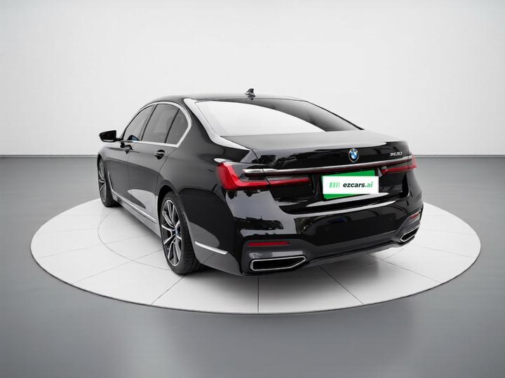 7 Series 2021 740Li Leading M Sport Package photo 4