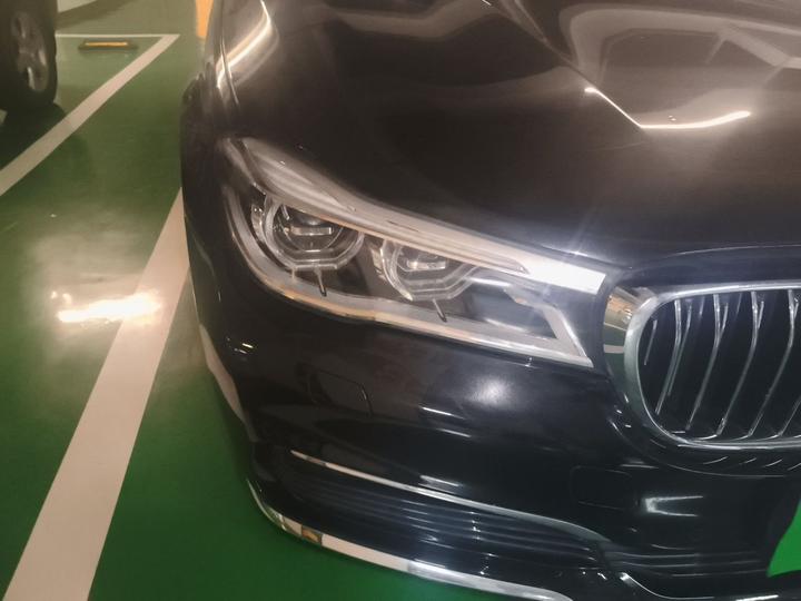7 Series 2017 730Li Luxury photo 7