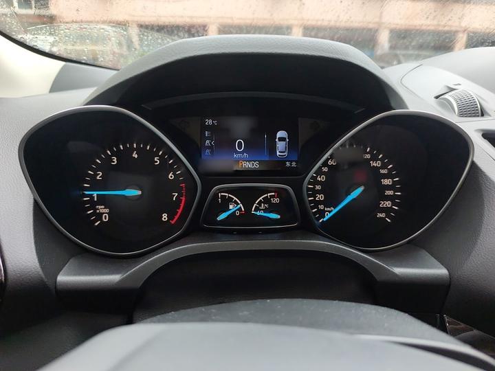 Kuga 2017 EcoBoost 180 RWD photo 4