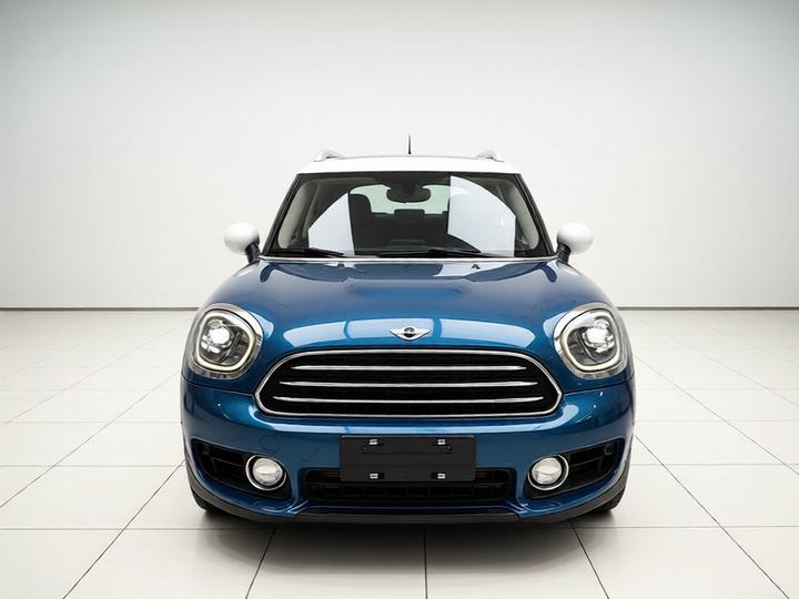 2017 1.5T COOPER ALL4 Wagon photo 2