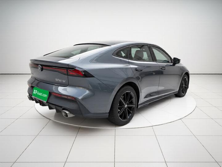 UNI-V 2022 1.5T Premium photo 6
