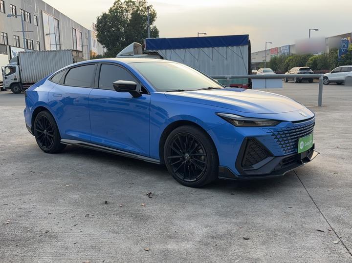 UNI-V 2022 2.0T photo 4