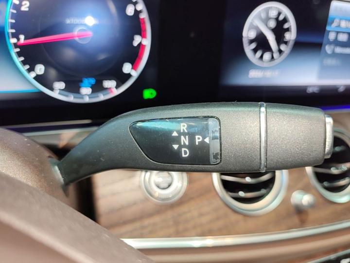 E-Class 2018 E 300 L Luxury photo 5