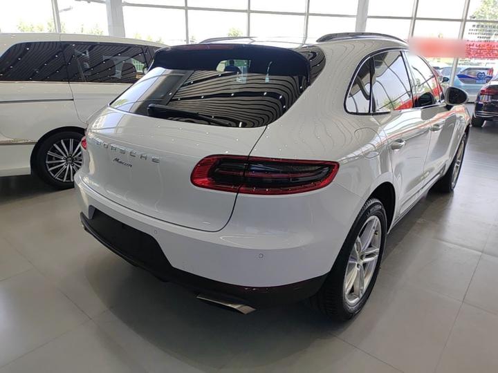 2016 Macan 2.0T photo 4