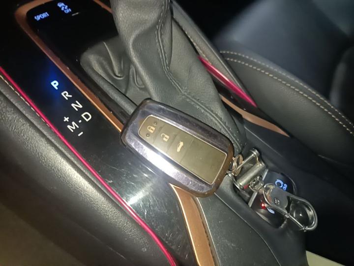 2021 2.0L Premium photo 8